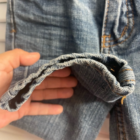 DKNY Size 2T Jeans-Like New! Faux Button & Fly (snap closure), Adjustable Waist - Picture 7 of 8